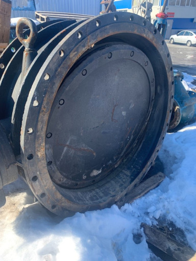 продаю затвор чугунный д​у1200 ру10