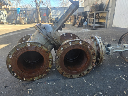 Задвижка ду 250 ру 16 2 ​шт новый