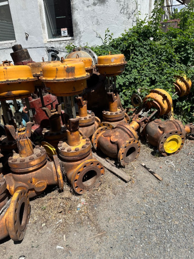 Продам мембранные клапан​а ду200 ру100