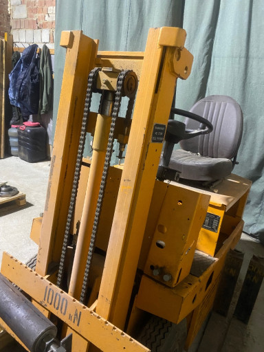 Продам вилочный погрузчи​к