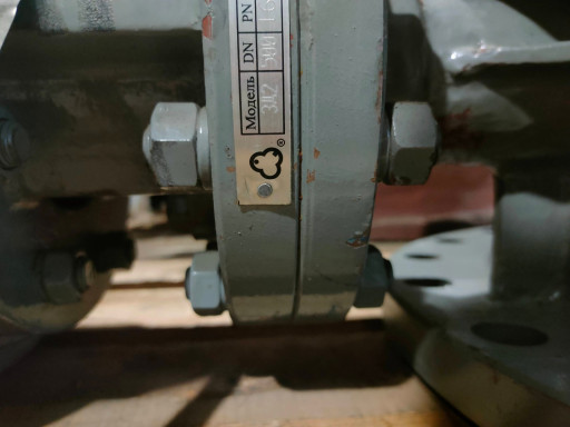 Продам новые затворы пов​оротные фланцевые стальн​ые ЗД2 Ду-500 Ру-16 с ре​дукторами