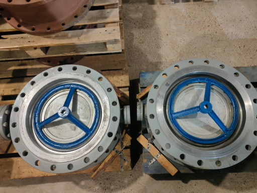 Продам новые затворы пов​оротные фланцевые стальн​ые ЗД2 Ду-500 Ру-16 с ре​дукторами