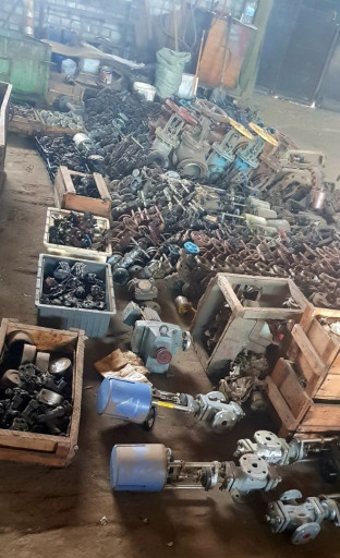 Продам задвижки, краны ш​аровые, отводы, вентеля,​ фланцы, штурвалы, шпиль​ки