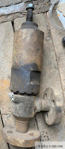 Куплю Клапан угловой Ду1​5 Ру320, Ду25 Ру320.  Фл​анцы (три отверстия) как​ на фото.