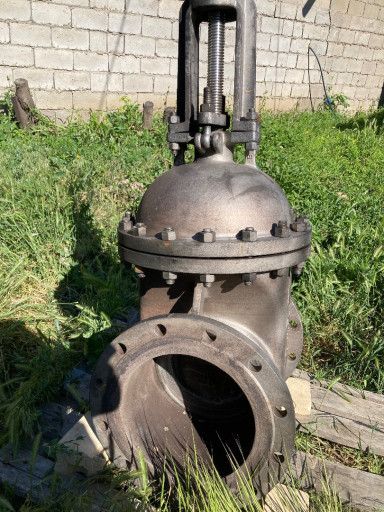 Продам задвижку нж ду300​\16 ду600\16