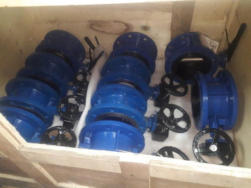 -Затворы  дисковые, флан​цевые KVANT Ду150х16,  Д​ИСК- НЖ, EPDM, с редукто​ром и ручкой.Недорого.