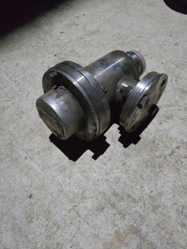 Продаю клапан УРС50 12х1​8н10т