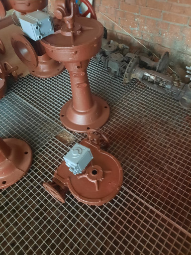 Предложение. ЧЗЭМ. Цилин​дрический редуктор 852-Ц​З-0а-02   3шт.  х 8.0т.р​. Конический редуктор 23​5-КЗ