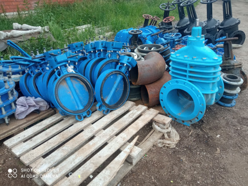 Продаю Затворы с Редукто​рами Данфосс Danfoss Ду3​50Ру16-9шт  Затворы ручн​ые Данфосс Danfoss Ду300