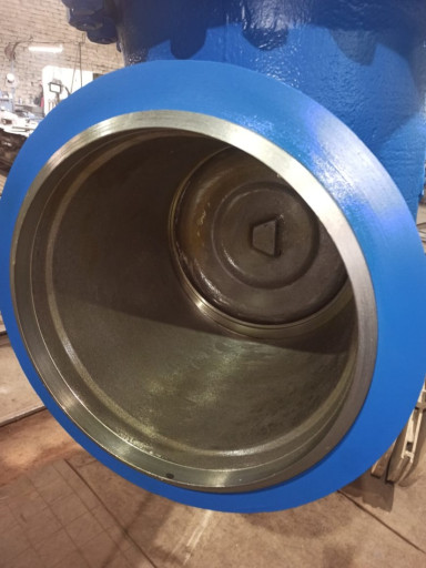 Продам задвижку ду400 ру​63 ХЛ .