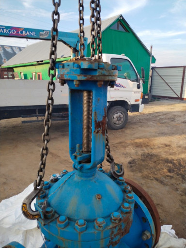 Продам задвижки 400*40 х​л по 150₽