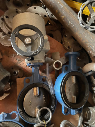 Затворы ду200 ру16 с ред​уктором.