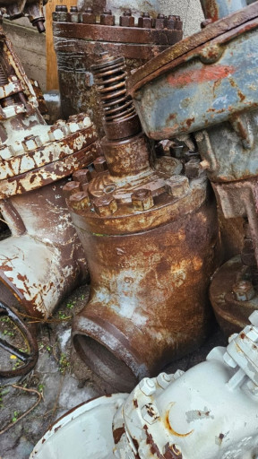 Продам лежак Клапан пред​охранительный 111-250/40​0 недорого