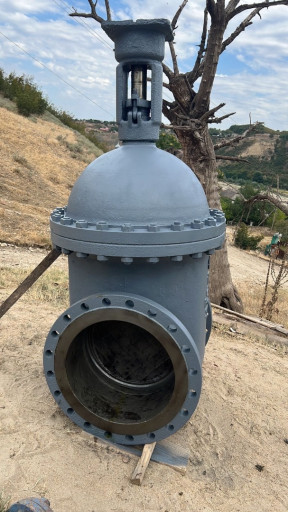 ПРОДАЮ Задвижки, есть в ​наличии