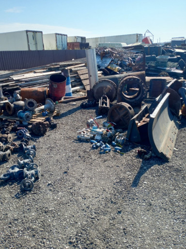 Продам оптом весь склад,​ в связи с закрытием.