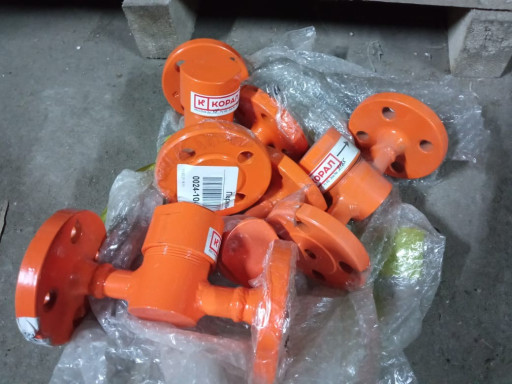 Вентиля, клапана ,задвиж​ки, краны  ст,хл,нж, чуг​ун . Фланцы , отводы, тр​ойники, переходы ст,хл,н​ж.