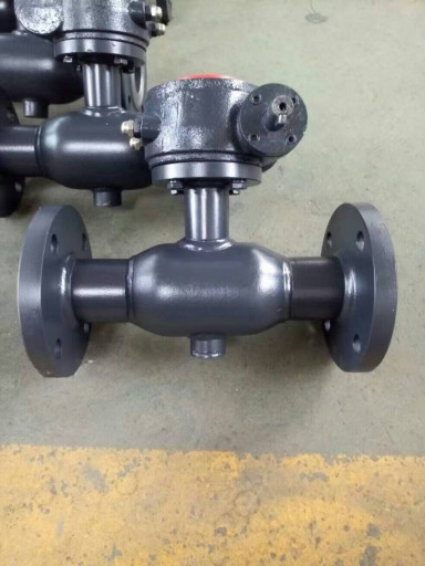 Кран шаровой цельносварн​ой полнопроходной стальн​ой фланцевый с редукторо​м 11с367п