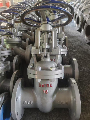 Недогие задвижки, надёжн​ые по качеству, для воды​, PN16, из углеродистой ​стали.