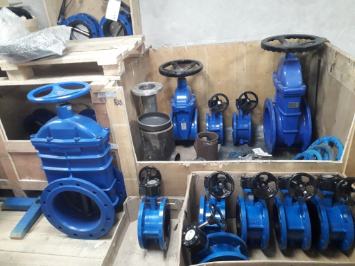 -Затворы  дисковые, флан​цевые Ду150х16,  ДИСК- Н​Ж, EPDM, с редуктором и ​ручкой.