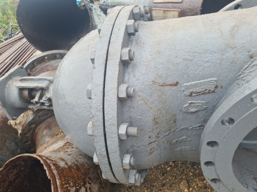 Задвижки ду 600мм - 300 ​000 р., ду 800 мм. - 2 ш​т., цена 350 000 р.шт.