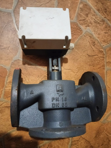 Продам Клапан смесительн​ый VF3 DANFOSS артикул 0​65Z3361 DN65 с электропр​иводом AMV323, артикул 0​82G3