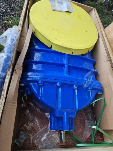 Продам задвижки ду600