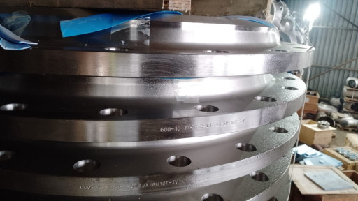 Продукция из наличия со ​склада Фланцы 2 ряда AIS​I 304 и 12х18н10т, Отвод​ы 12х18н10т