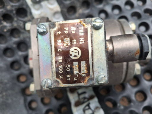 Клапан электромагнитный ​13нж829р ду15.Электромаг​нит 220в