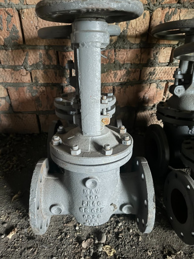 Задвижки  ,  ,