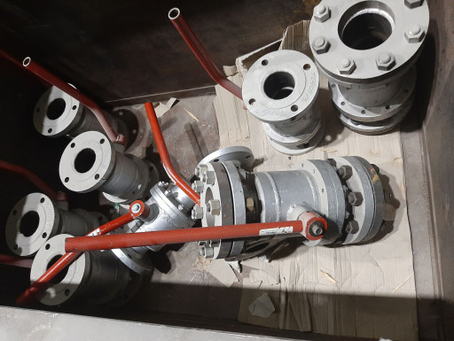 Продам краны шаровые ста​льные и нержавеющие.