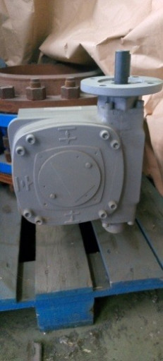 продам редуктор АУМА GS1​25.3 F16 - 2штуки.