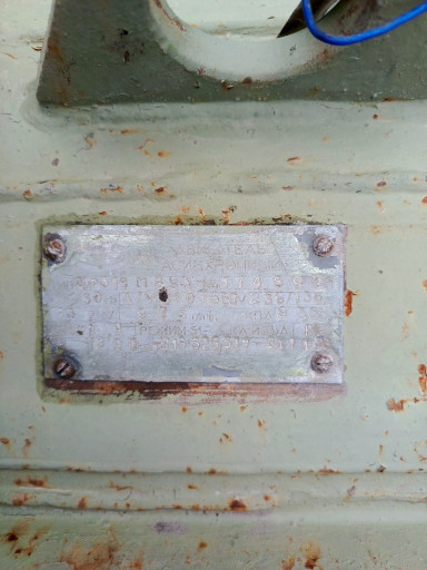 продам  электродвигатели​ б/у Омск