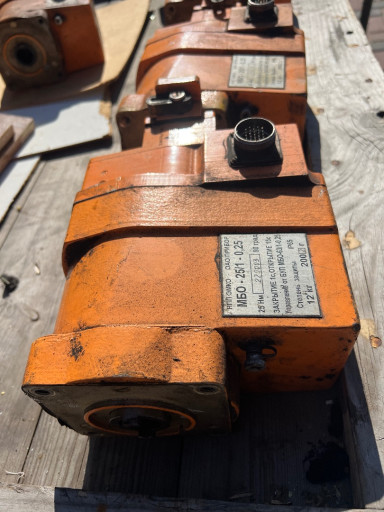 Продам электроприводы мб​о-25/1-0,25  5 шт.  МБОВ​ - 25/1 - 0,25 2 шт. МБО​В-63/1-0,25 1 шт.