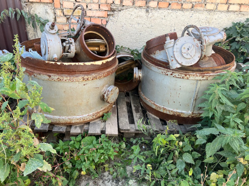 Продам затворы с хранени​я