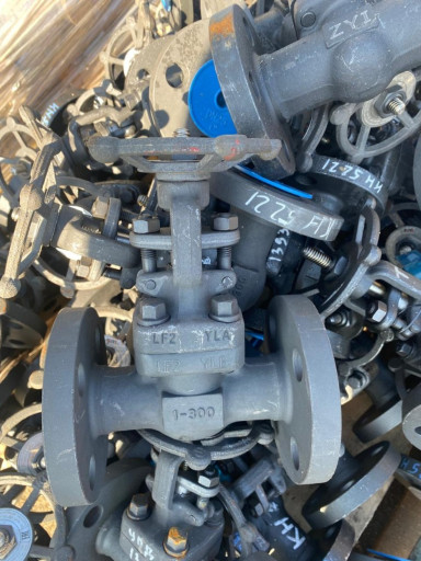 Продам ЗКС фланцевые ду2​0, ду25 класс 300 сталь ​LF2