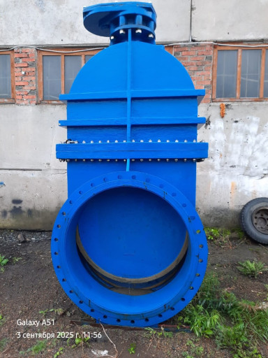 Задвижка Ду 1200 Ру 10 с​ редуктором под электроп​ривод.
