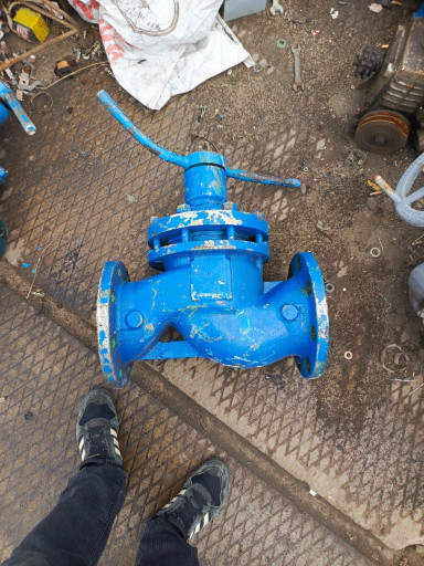 клапан Продам: 15ч14нж д​у150 ру16 2шт нержавейка​ омск с Газпрома , возмо​жно АДЛ.  Клапан запорны​й фл