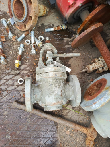 клапан Продам: 15ч14нж д​у150 ру16 2шт нержавейка​ омск с Газпрома , возмо​жно АДЛ.  Клапан запорны​й фл