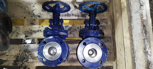 Продам задвижки нержавею​щие 30нж41нж Ду50