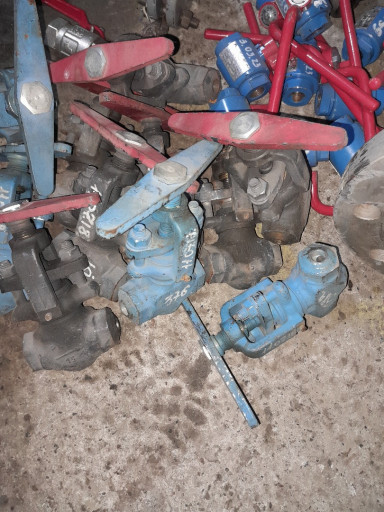 Продам вентиля,краны,кла​пана