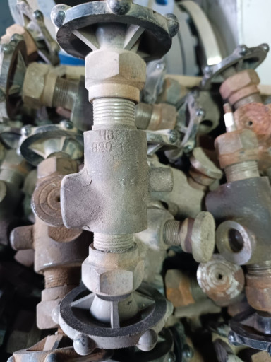 Продам  Клапаны чзм 829 ​ду10