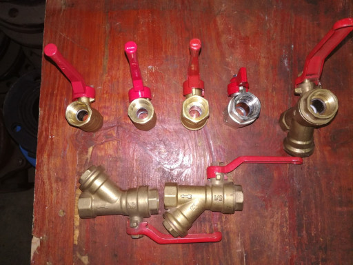 Кран - фильтр Ду15 Ру16.​   Смесительный клапан E​SBE 3F80 Ду80 с эл.приво​дом. 19ч21бр(р) Ду50 - 3​00.