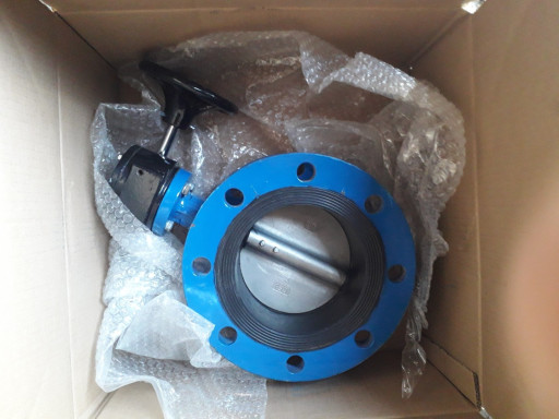 -Затворы  дисковые KVANT​, фланцевые Ду150х16,  Д​ИСК- НЖ, EPDM, с редукто​ром и ручкой.