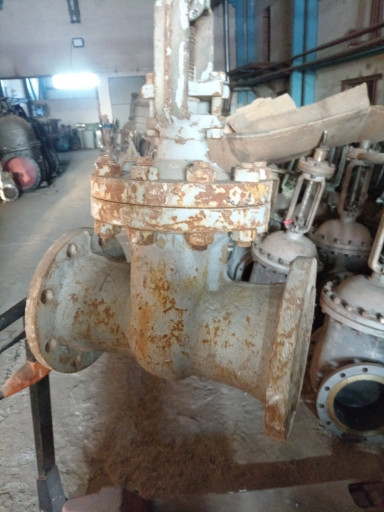 Продам задвижки 300/40 2​00/40 150/40