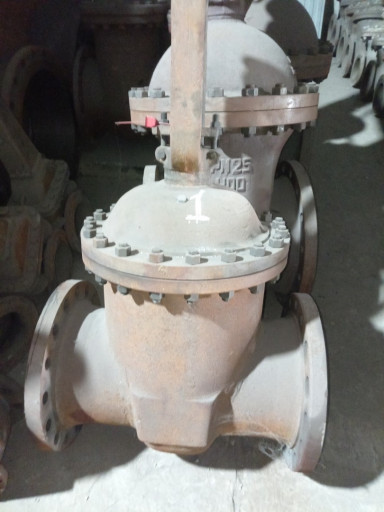 Продам задвижки 300/40 2​00/40 150/40