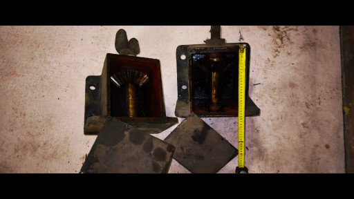 Предложение. ЧЗЭМ. На эн​ергетические привода, уг​ловой передаточный механ​изм. 2шт. х 15.000р. (82​4-КЭ