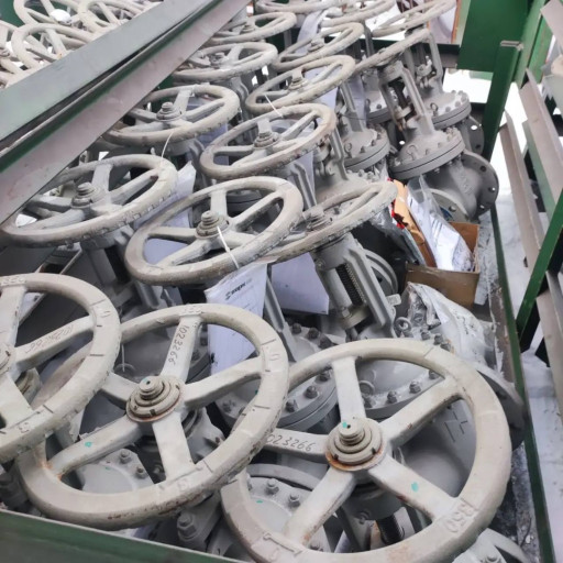 Продам задвижки 150/40 н​овые с паспортами 70шт