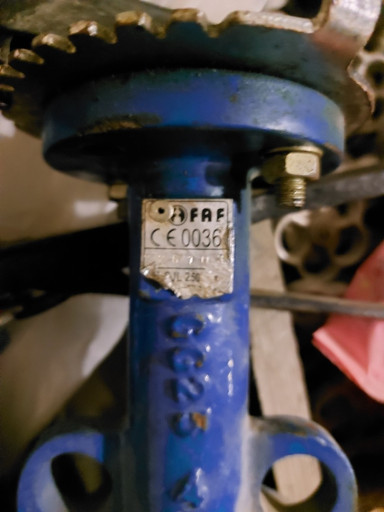 продам недорого дисковый​ поворотный затвор FAF