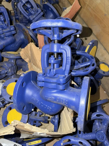 Продаю Клапан (вентиль) ​запорный чугунный сальни​ковый фланцевый Zetkama ​V215  Ду50 Ру16