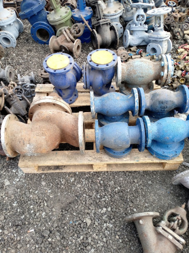 Реализация.Склад с армат​урой  оптом.